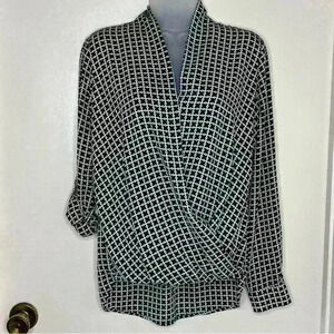 Pleione XS Womens Black White Print Wrap Front Long Sleeve Roll Tab Blouse